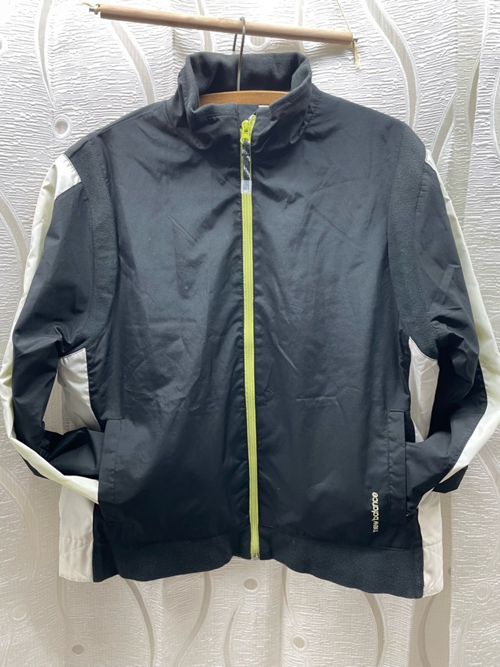 New Balance Windbreaker Women XL Black White Lime Green Good Zip Athletic Jacket